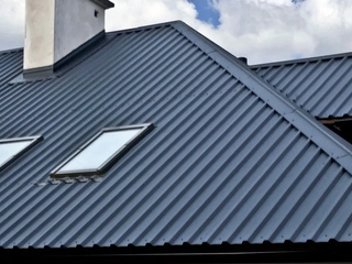 Профлист Grand Line C10В 0.5 Rooftop Matte RAL 7016 Антрацитово-серый 1 - в «Монолит-Металлопрокат».