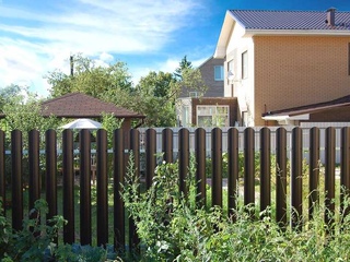 Штакетник Twin Grand Line 0,5 PurLite Matt RR 32 Темно-Коричневый 2 - в «Монолит-Металлопрокат».