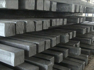 Квадрат стальной горячекатаный 100 мм н/д 1 - в «Монолит-Металлопрокат».
